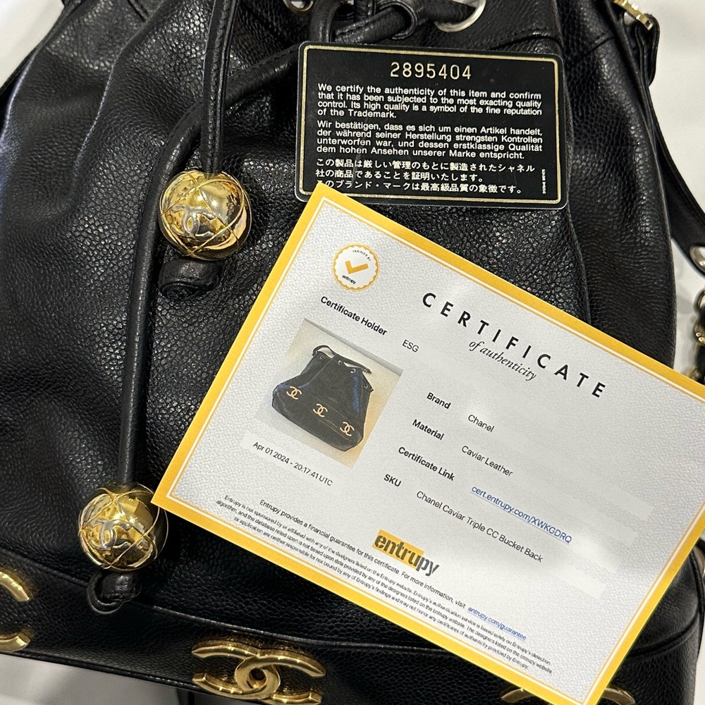 CHANEL Black and Gold Shoulder Bag - Picture 15 of 16
